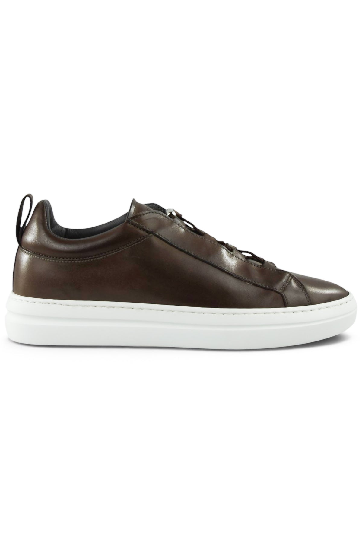 Brown leather low-top trainer with lace-up, white midsole, and rubber cup sole
