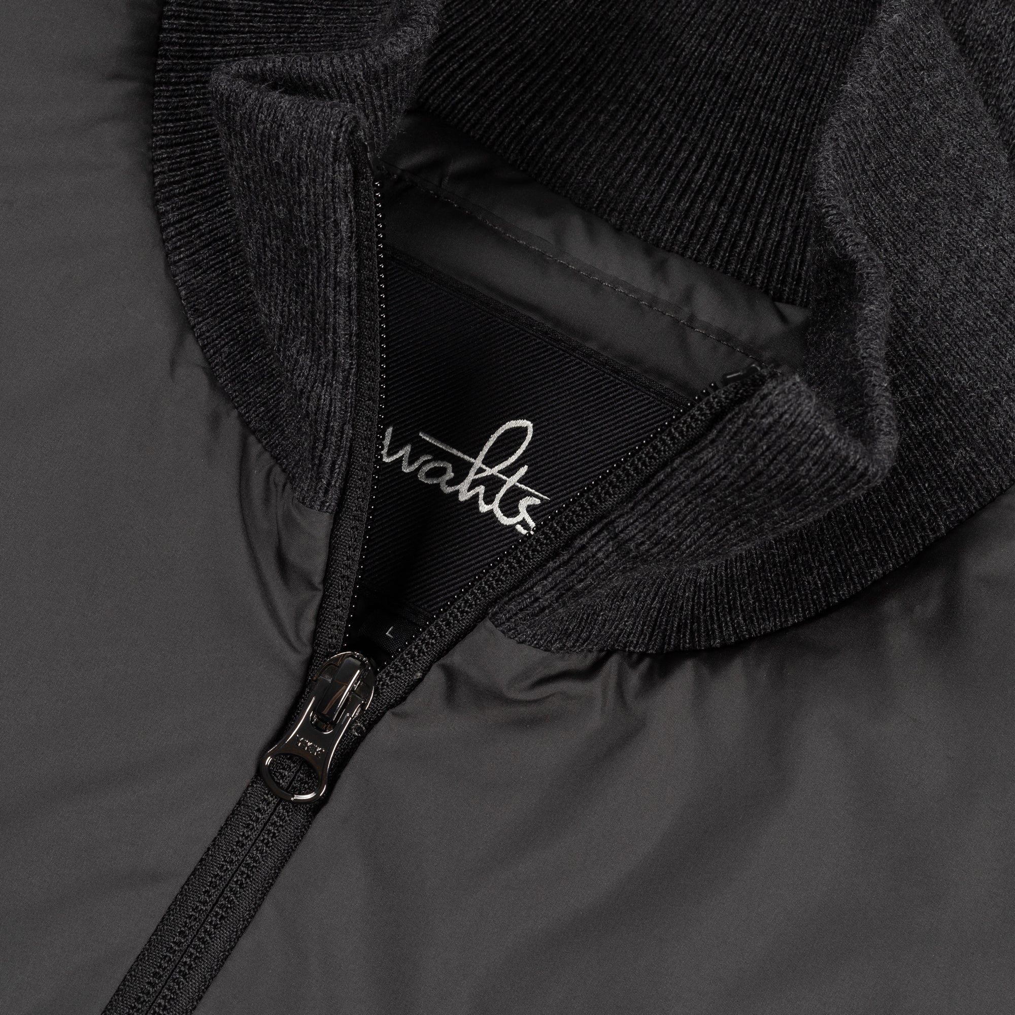 The hybrid jacket: knitwear in the sleeves, outerwear at the front