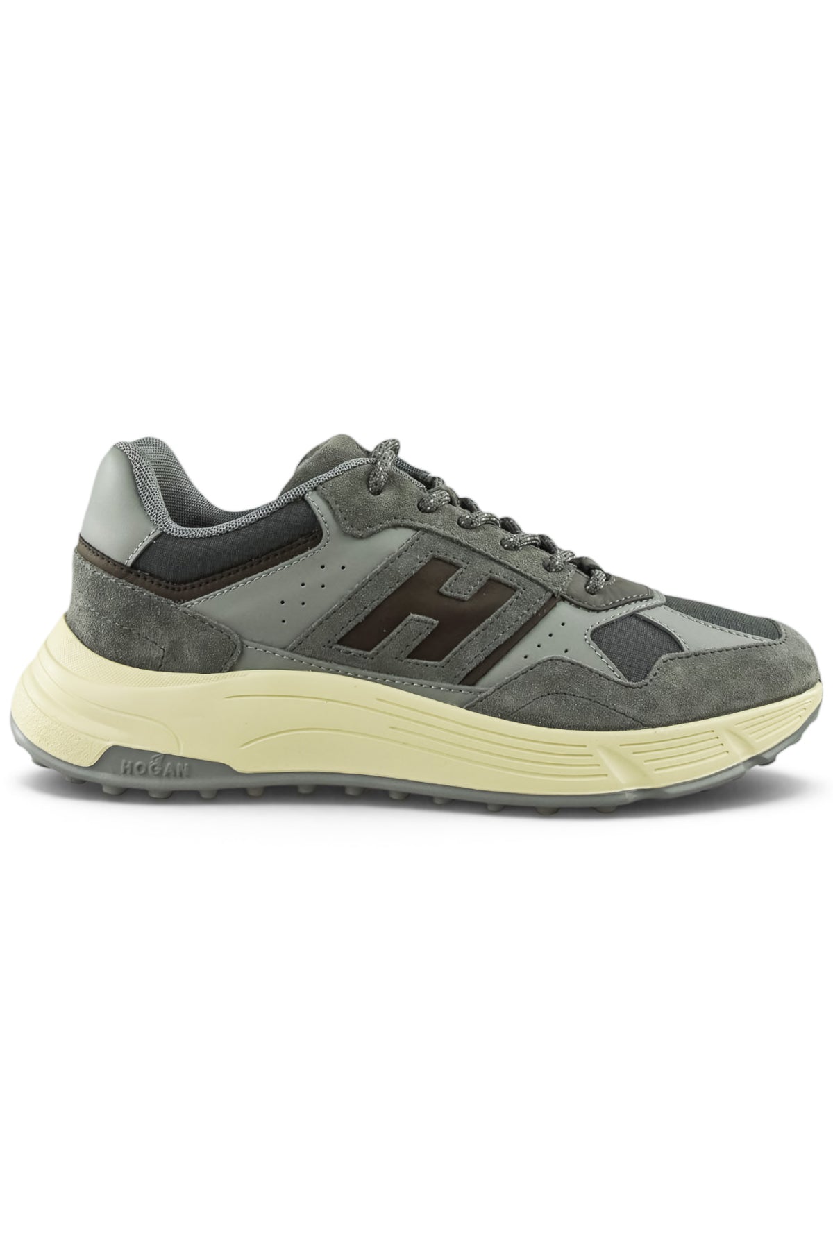Grey running trainer with suede overlays, perforations, lace-up front, and cushioned sole