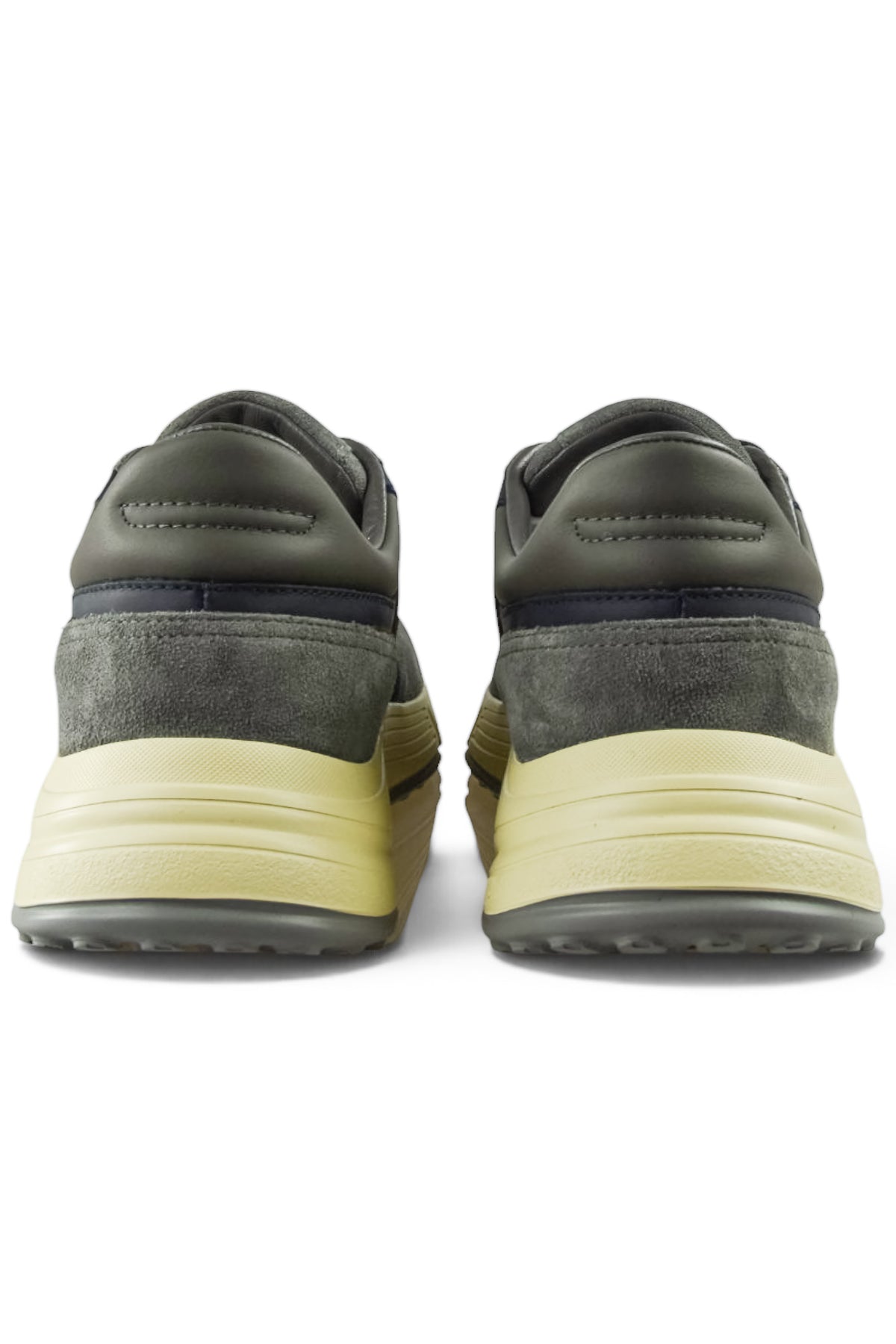 Hogan runner trainer heel view with cushioned dark lining and cream midsole