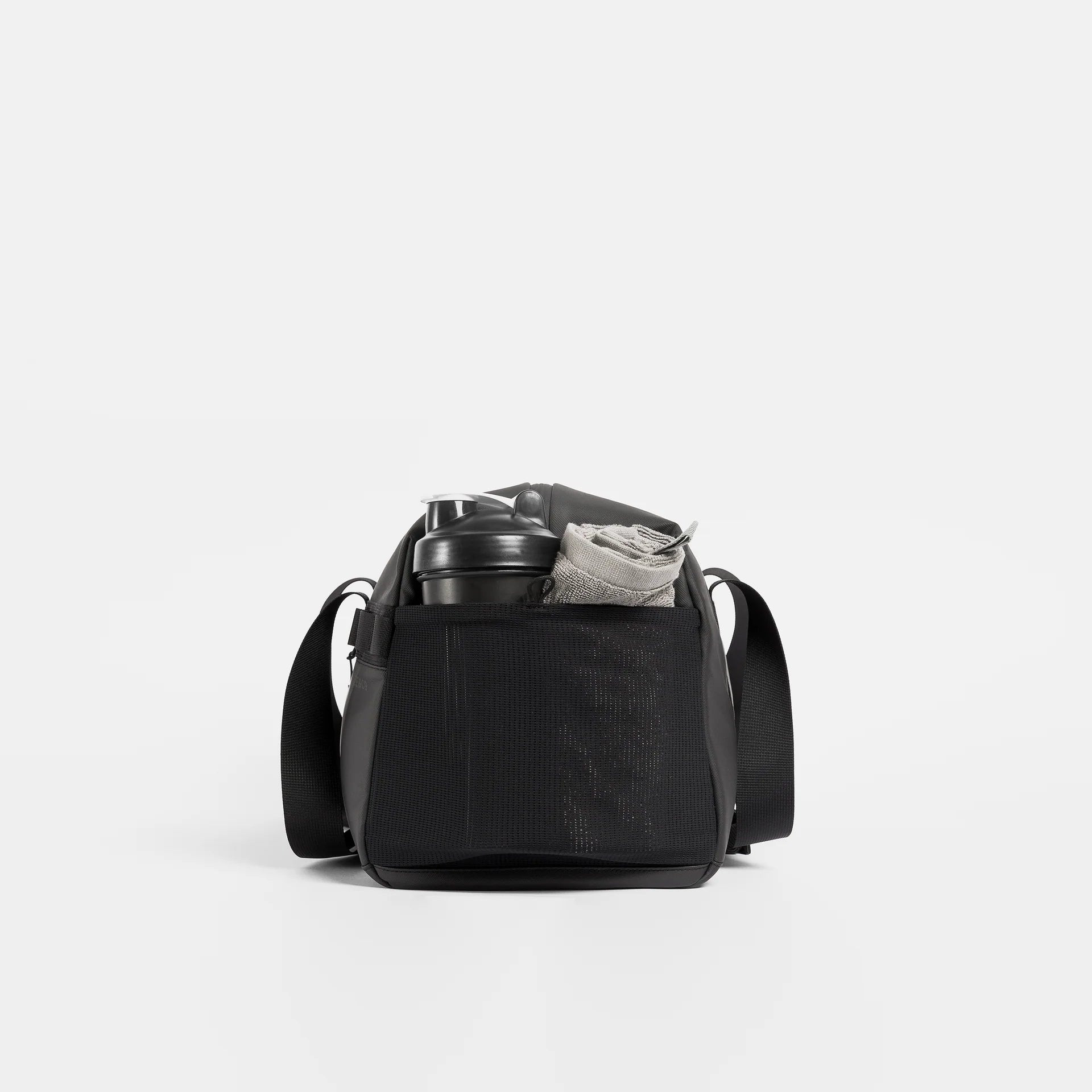 Stubble & Co gym duffel bag with front mesh organizer pocket, black